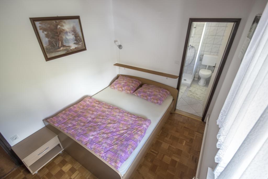 Gostilna Pension Blegos Poljane nad Skofjo Loko Bilik gambar