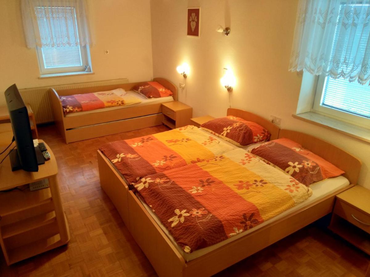 Gostilna Pension Blegos Poljane nad Skofjo Loko Luaran gambar